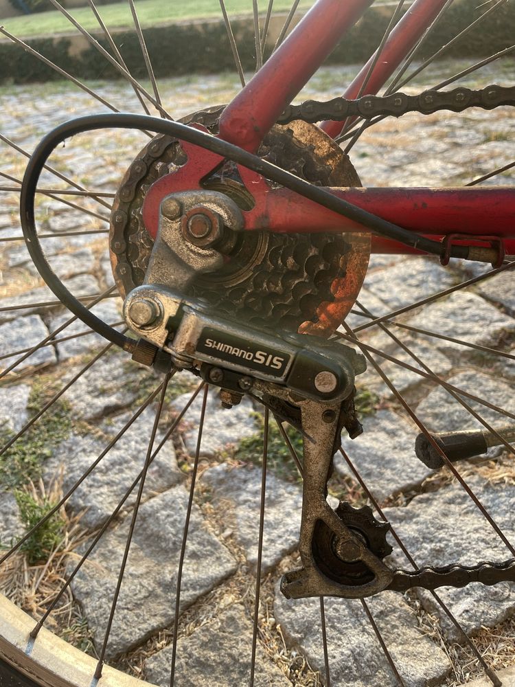 Bicicleta MTB com mudanças Shimano