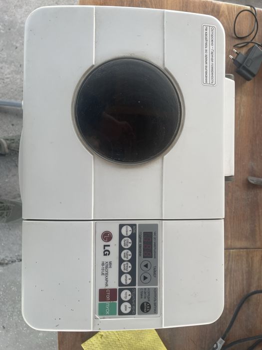 Хлібопічка LG HB-151JE