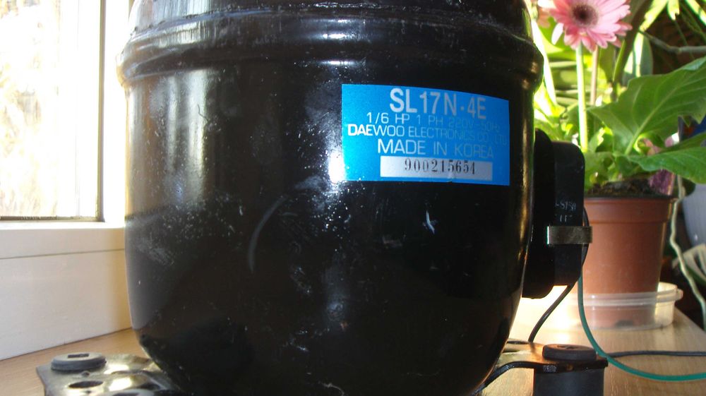 Компрессор холодильника новый SL17N-4E Корея