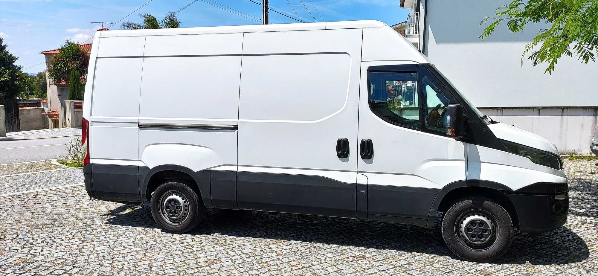 Iveco Daily 35-180(3.0) Hi-Matic (isotérmica c/plataforma)