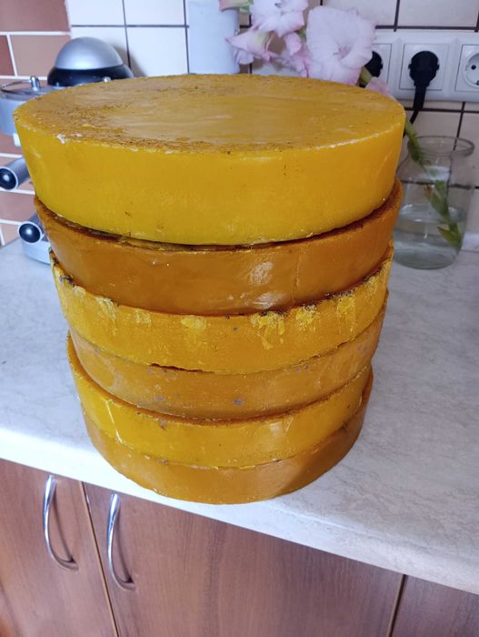 Продам віск з власної пасіки