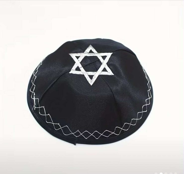 Czapka żydowska, Chanuka