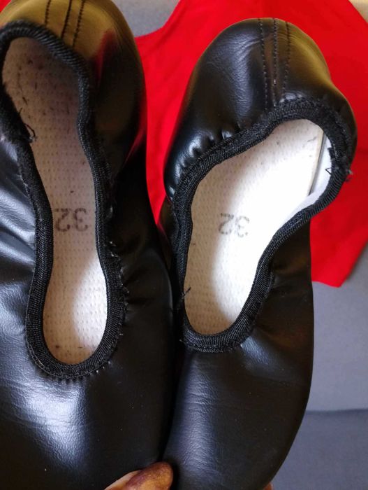 strój akrobatyka 116/120 cm+ baletki 32  body czerwone 6/7 lat