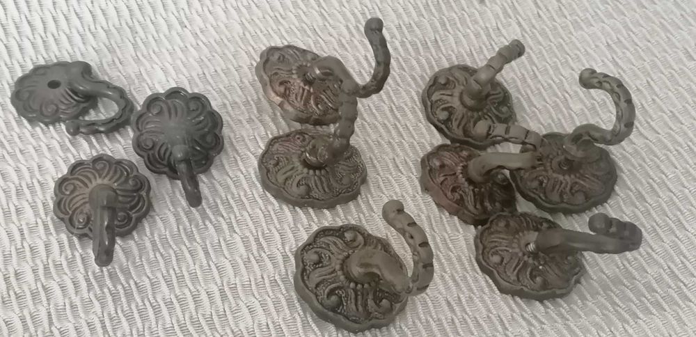 Puxadores de armário, espelhos de fechadura e cabides - Vintage