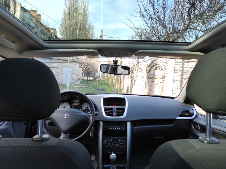 Продам автомобиль Pegeout 207sw