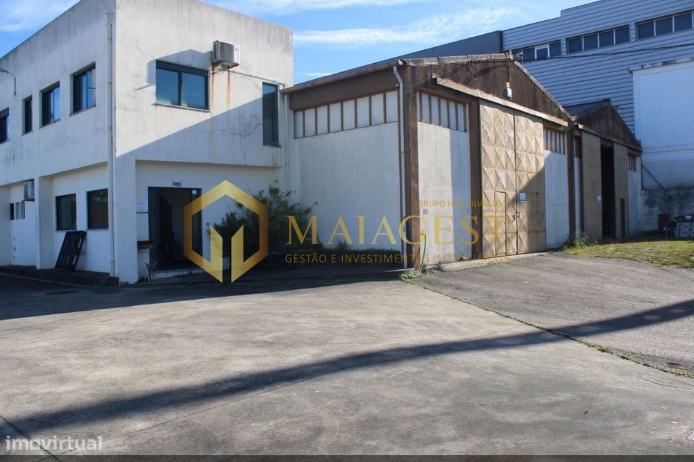 Armazém Industrial em Lourosa