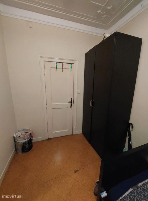 747012 - Quarto com cama de solteiro em...