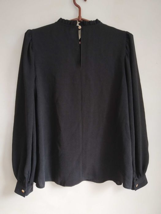 Czarna bluzka koszulowa idealna na Wielkanoc ze stójką nowa r.xs/s