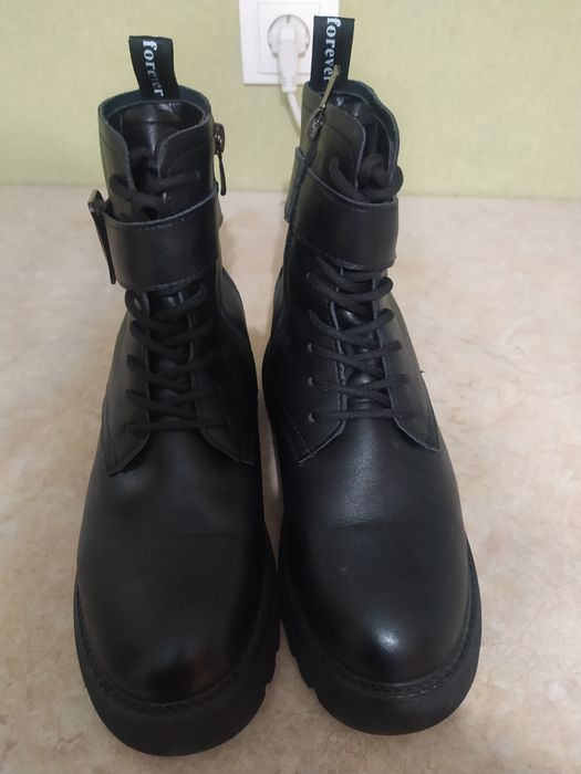 Чоботи жіночі, шкіряні з хутром