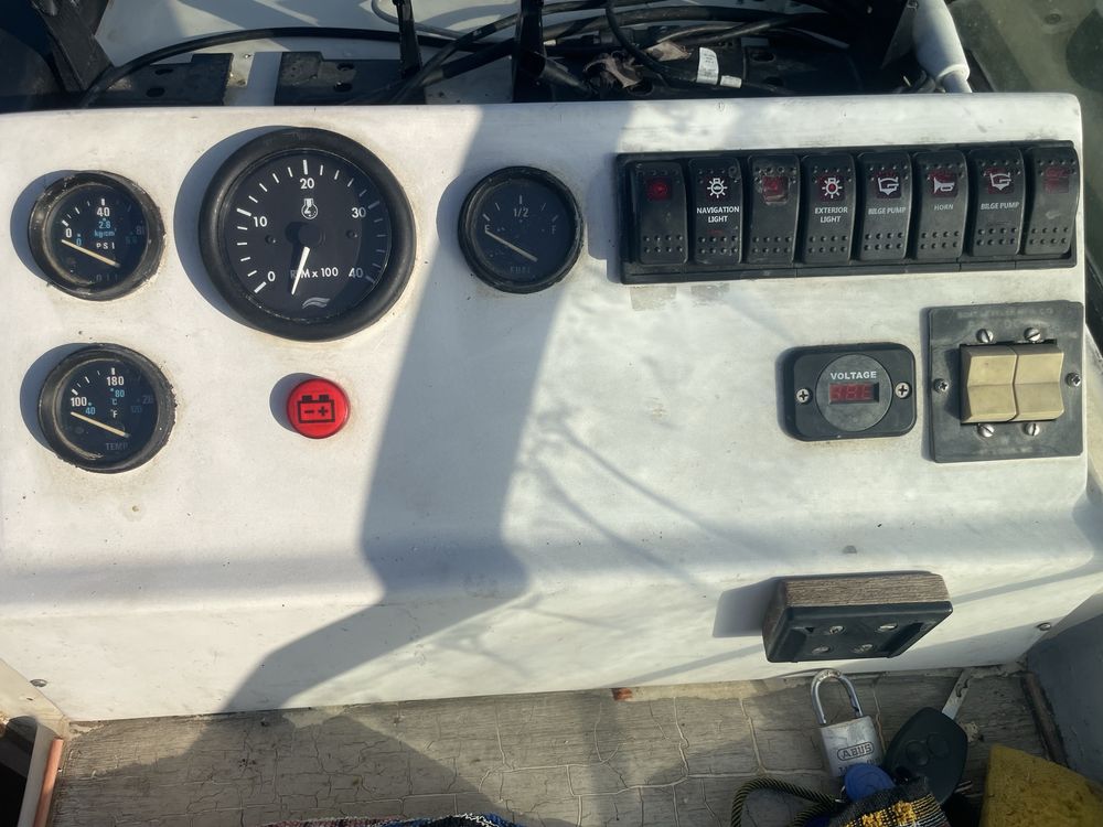 Barco cabinado Diesel