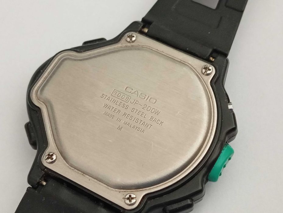 Casio JP-200W - zegarek z pulsometrem