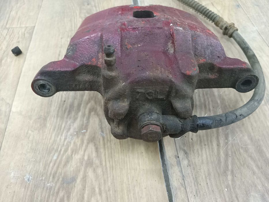 Продам левый передний суппорт на лансер 9, 1,6 . ОРИГИНАЛ