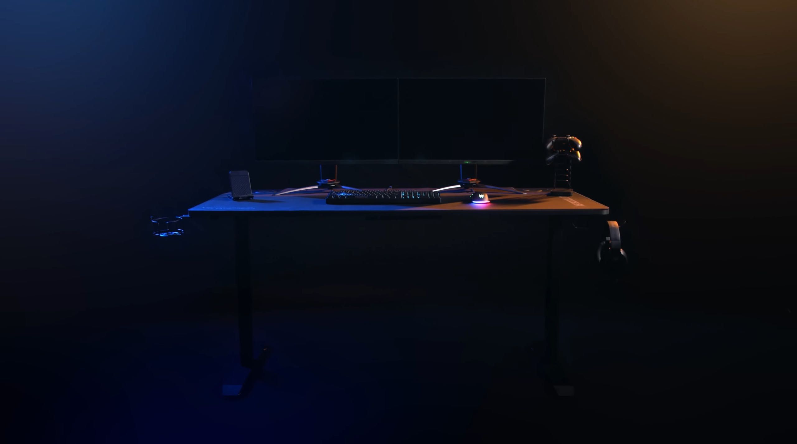 Геймерський ігровий стіл Ultradesk MOMENTUM Компьютерный стол игровой