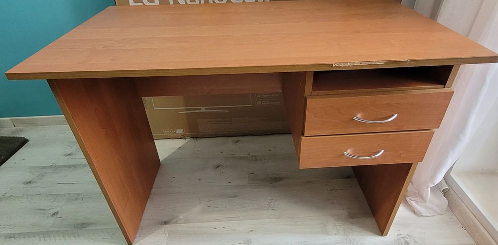 Письмовий стіл 100×54×73 см, в гарному стані