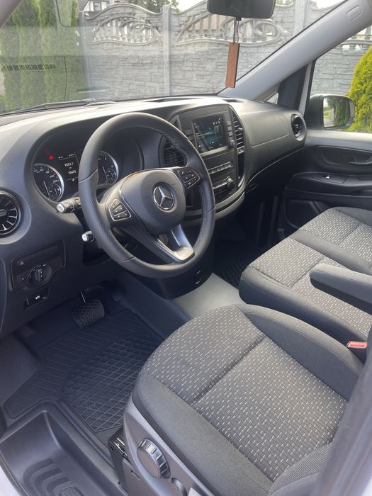 Wynajem, wypożyczenie Mercedes Vito,  9-osobowy, Extra Long