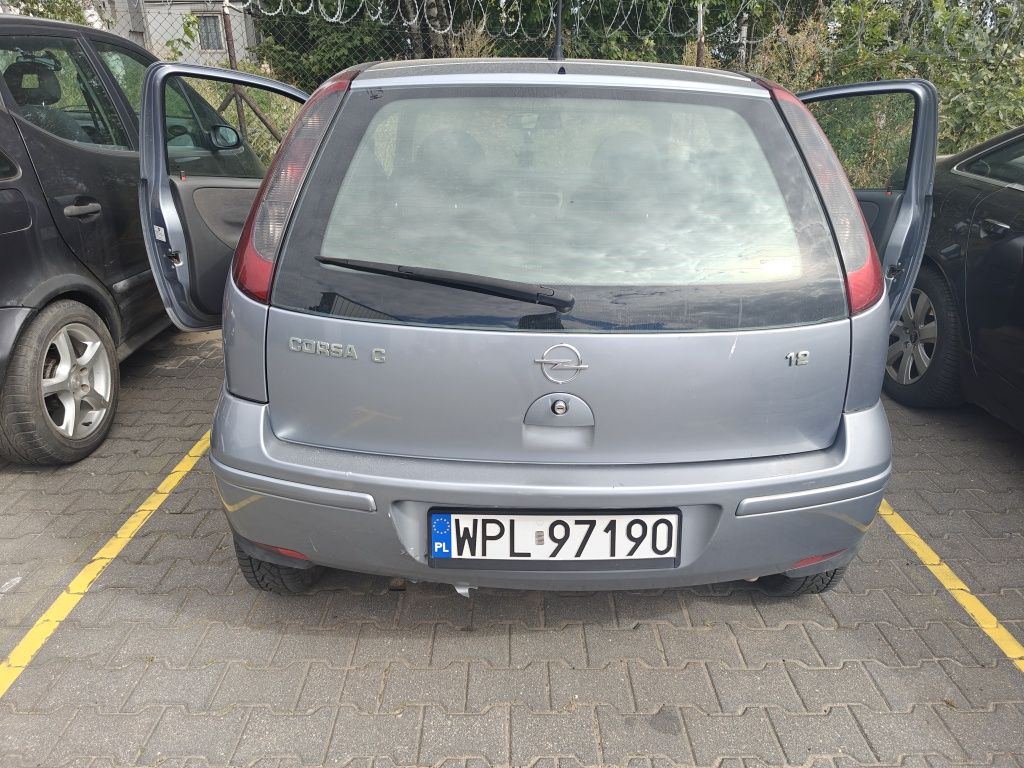 Sprzedam uszkodzony Opel Corsa C