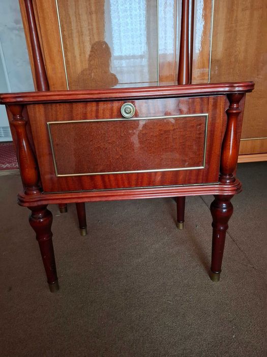 Szafa czterodrzwiowa i 2 stoliki nocne