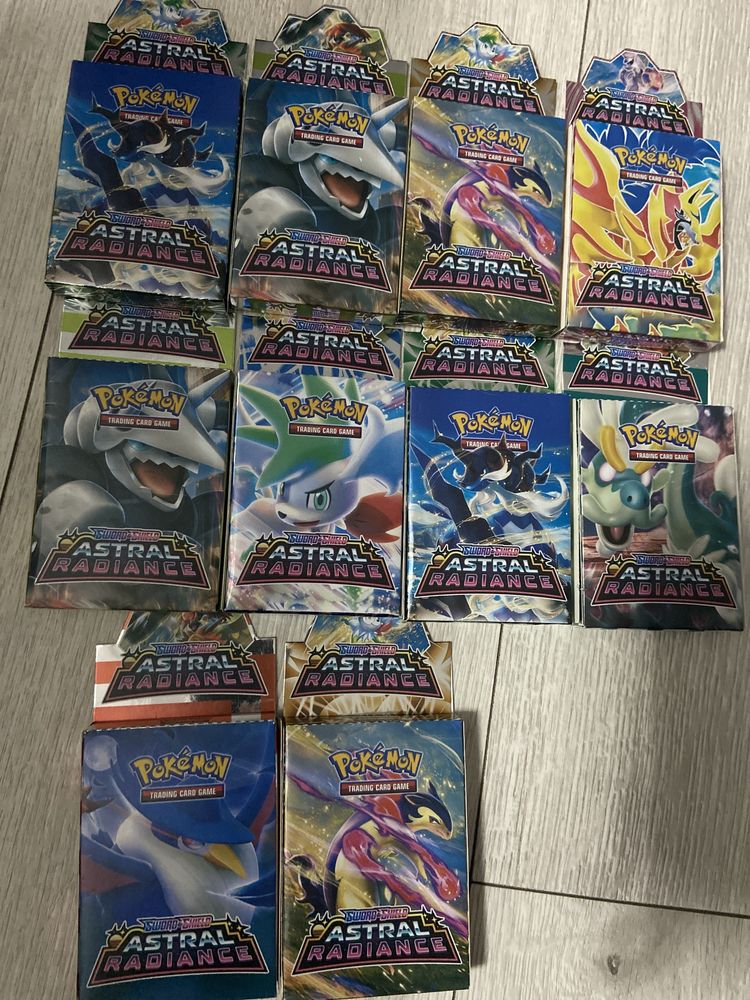 Kolekcja 90 kart Pokemon