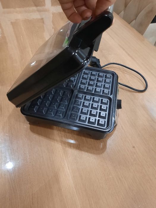 Електро вафельниця