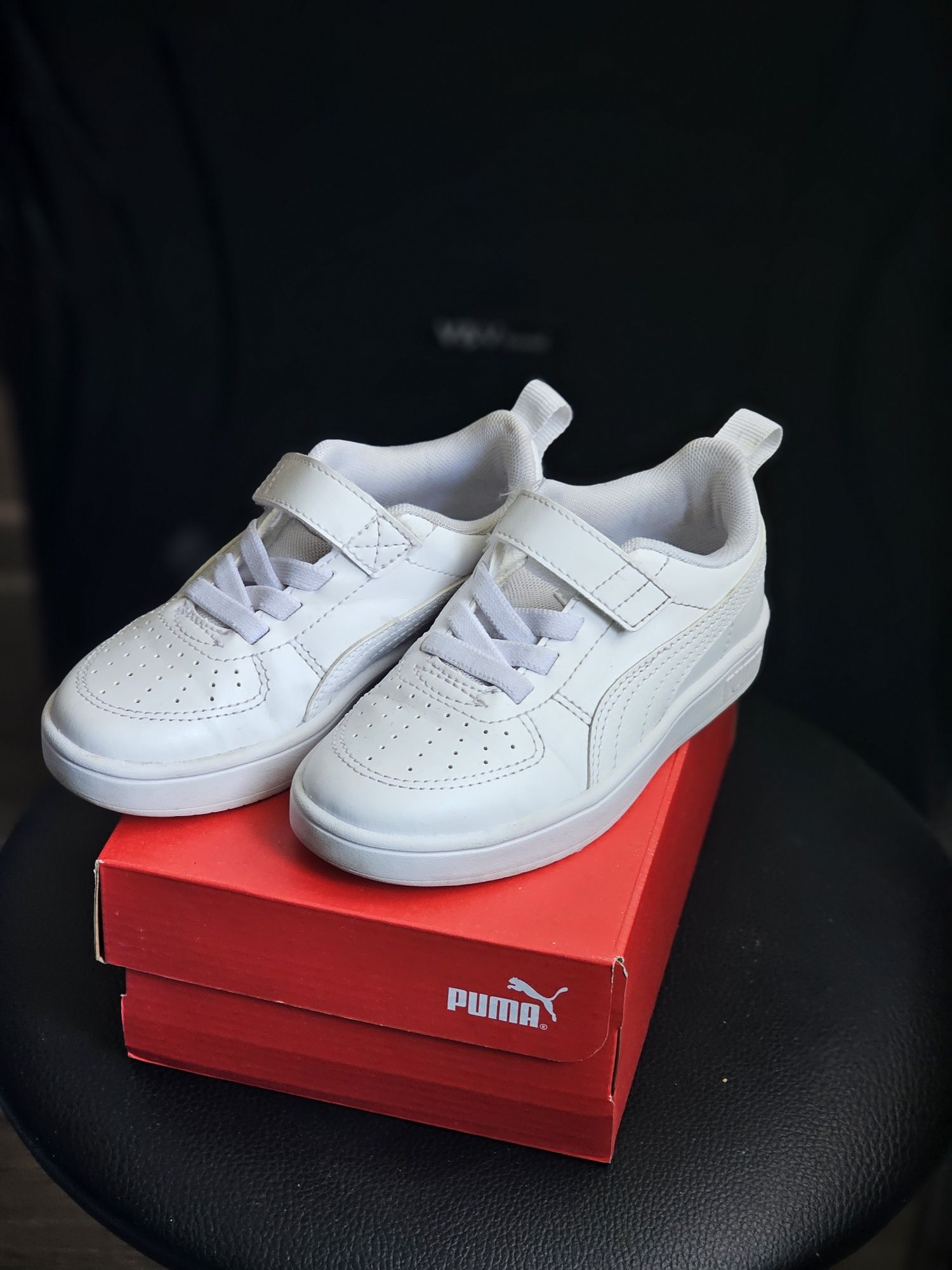 Белые кроссовки puma