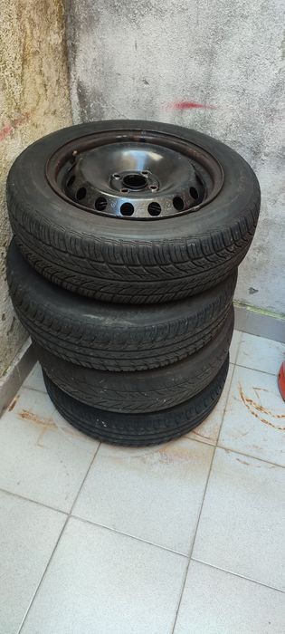 Pneus 175/65 R15