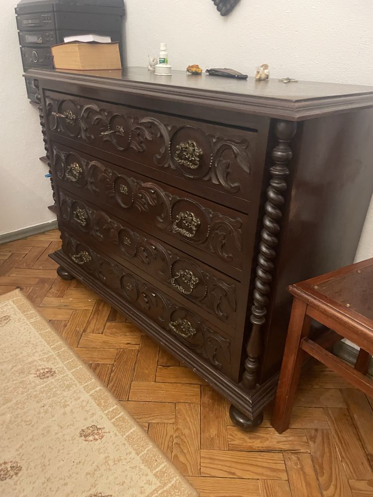Cómoda de Madeira