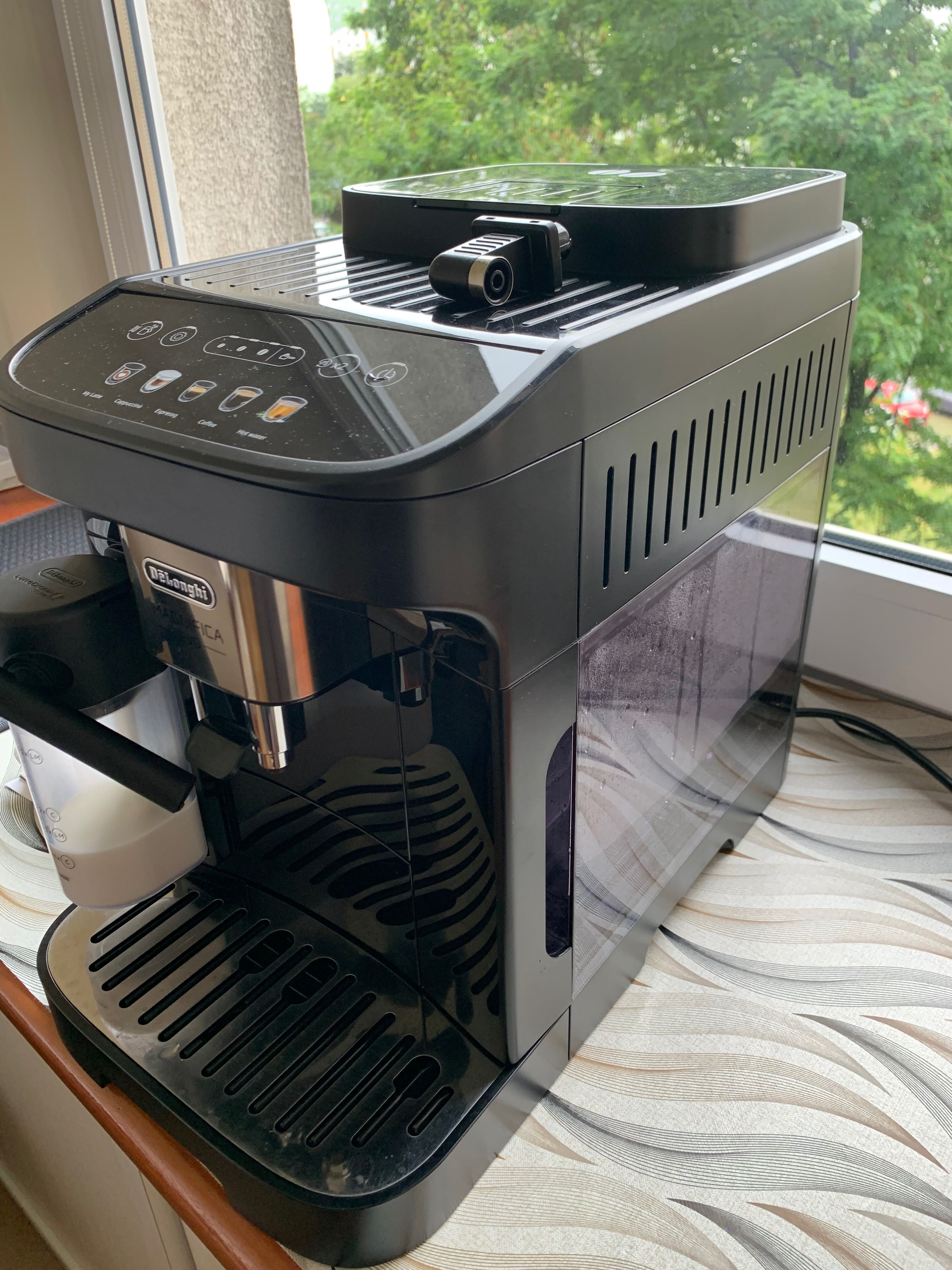 Кавомашина Delonghi Magnifica EVO
