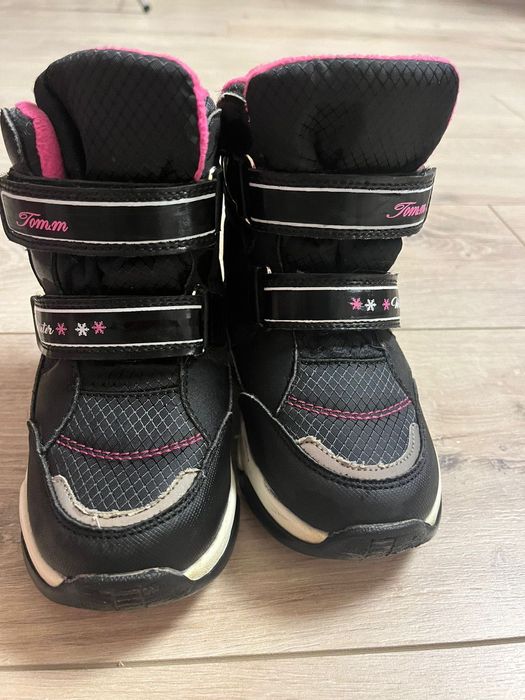 Дитячі зимові термо чобітки
27 розмір стілька 17 см