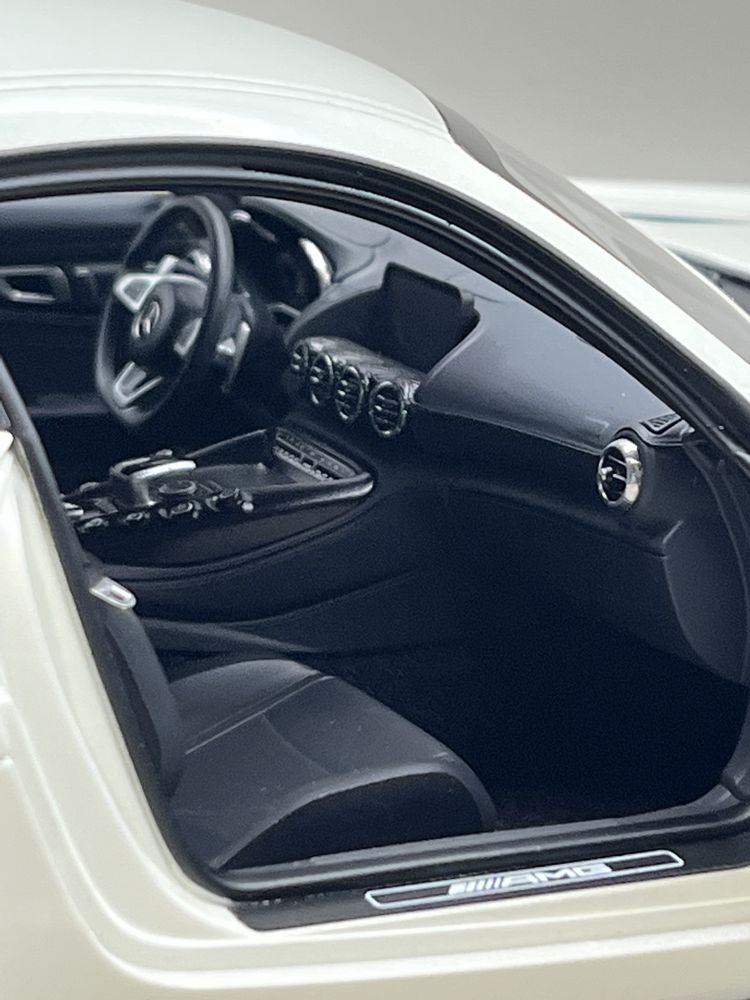 Model 1:18 Mercedes-AMG GT S