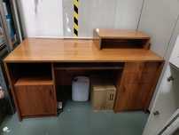 Secretaria com 2 portas e 2 gavetas