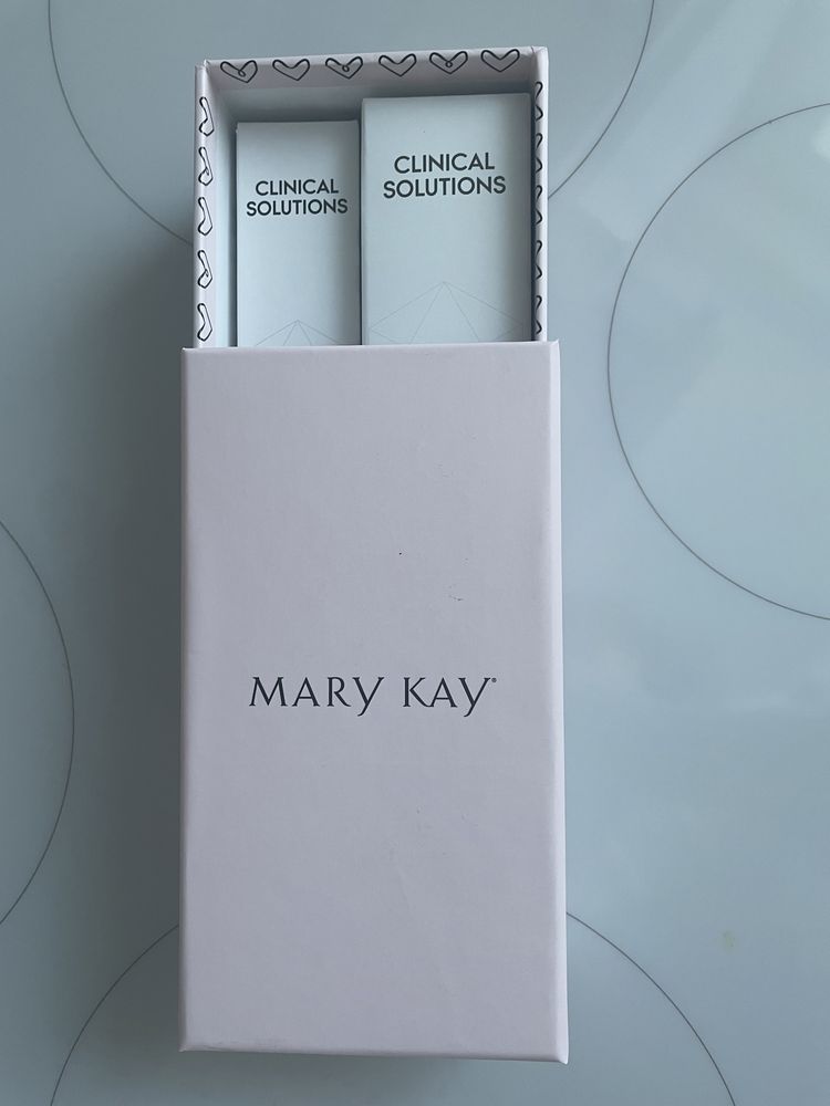 Pudełko Mary Kay na Clinical Solutions