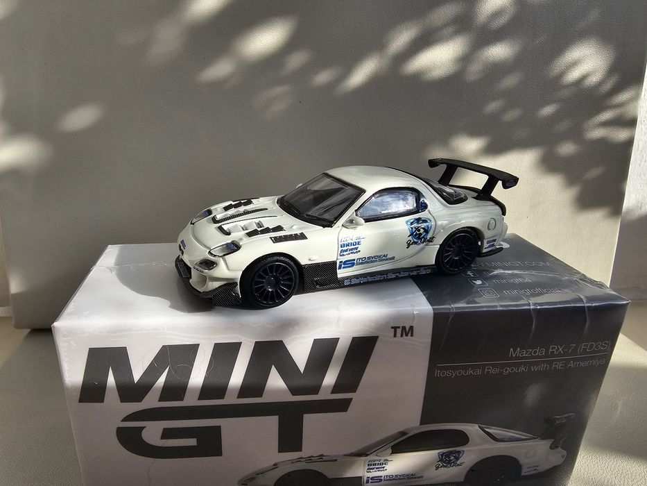 MiniGT Mazda RX-7