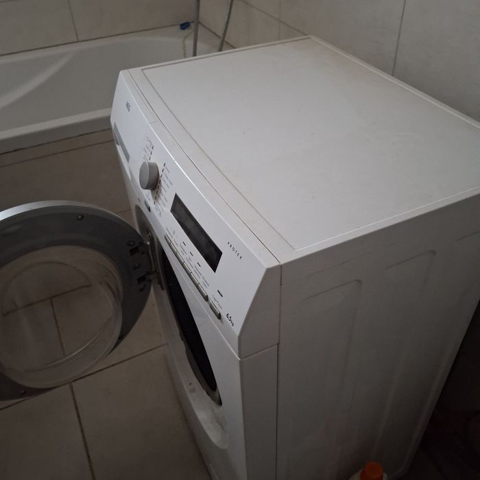 Продаю бу пральну  AEG на 6.5 кг (под ремонт)