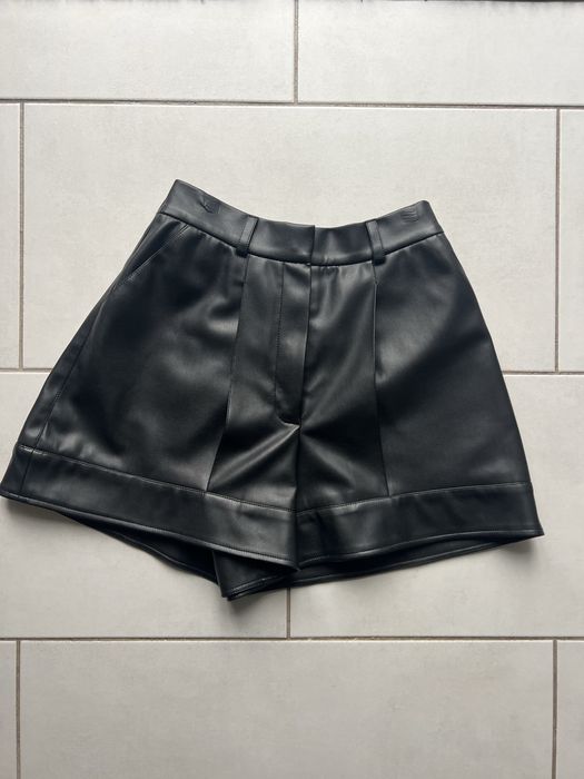 Шорти з італійської еко-шкіри