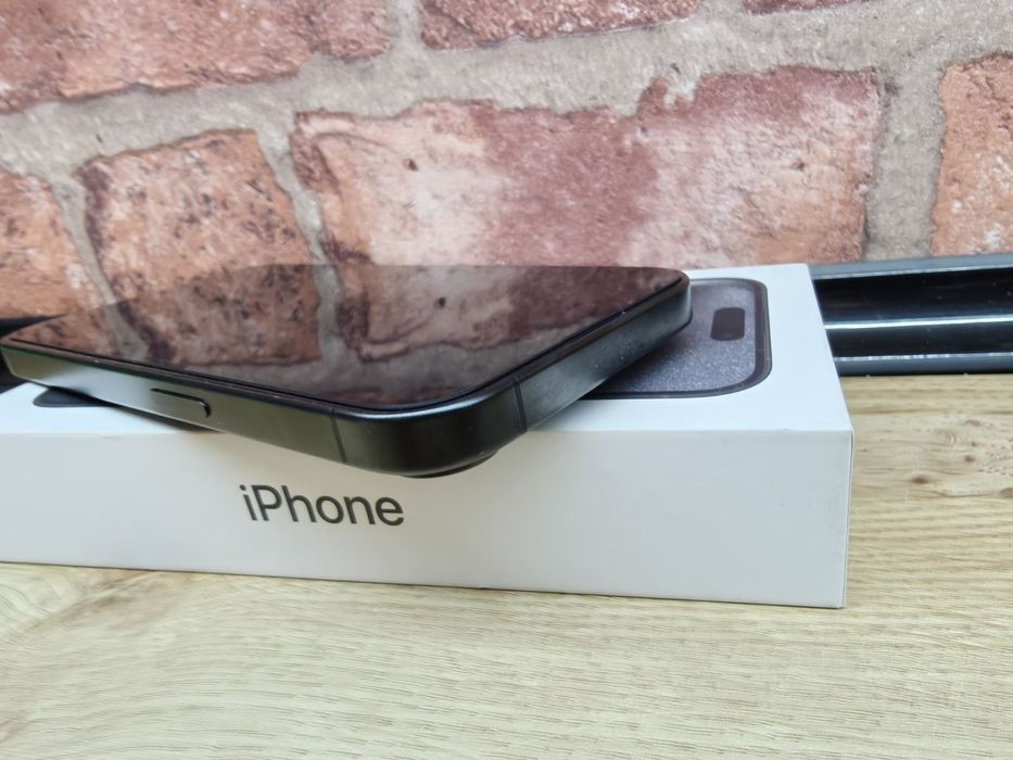 IPhone 15 pro 128 gb