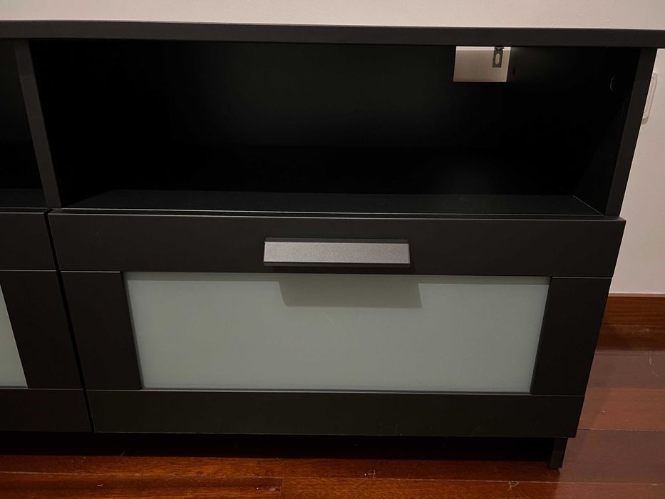 Movel Televisão - Ikia BRIMNES