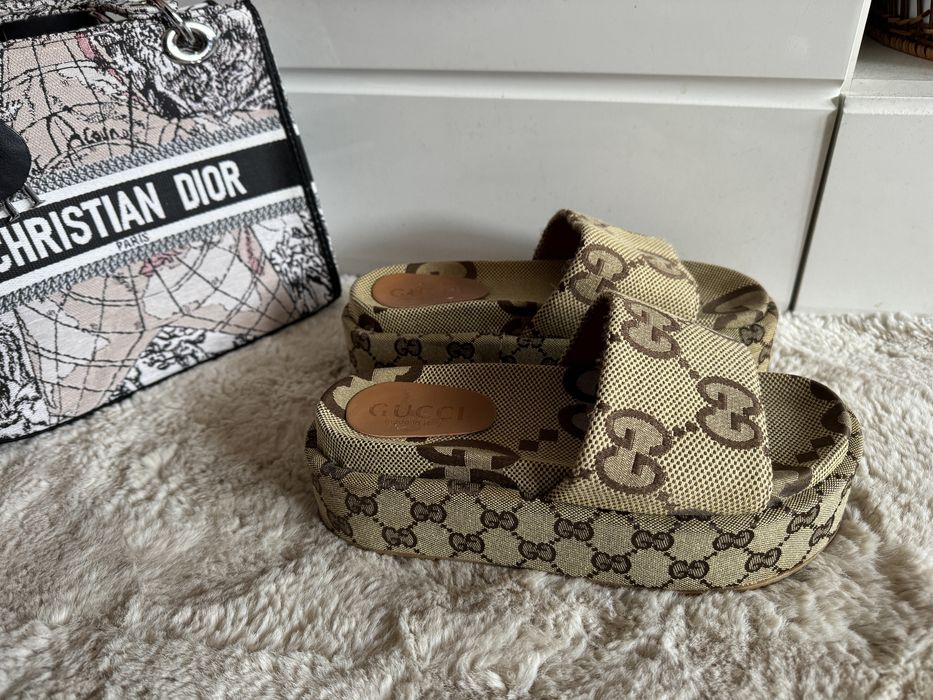 Шлепанці Gucci 38