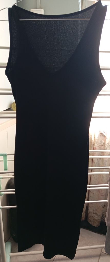 Vendo estes vestidos