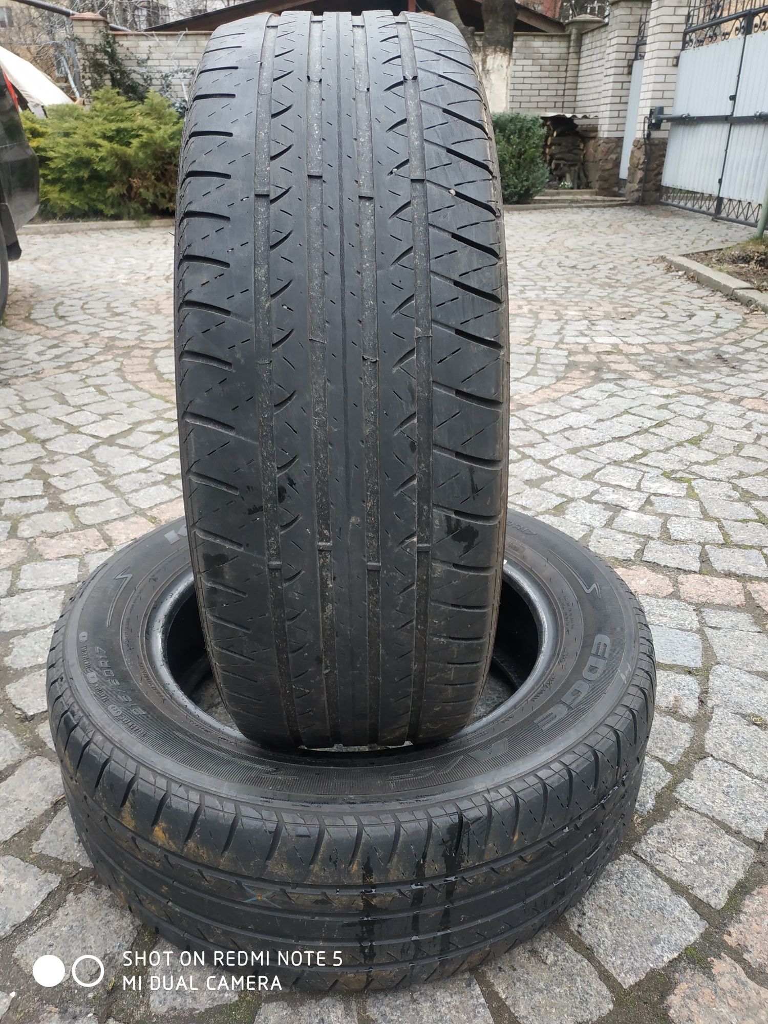 Пара шин 215/60R17