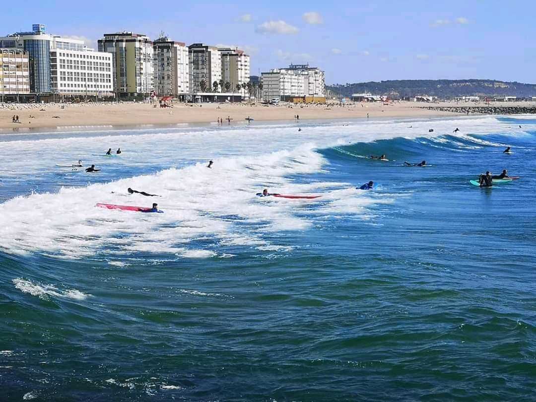 A 200m da praia, disponível a  31 de Agosto na Costa da Caparica