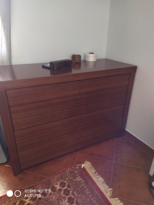Quarto de casal em muito bom estado