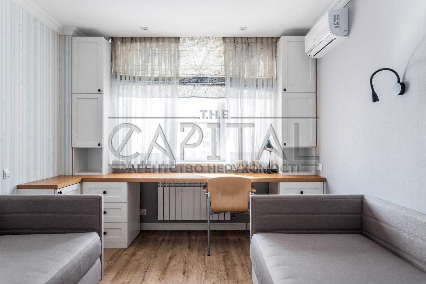 Продаж 2к квартири 98м2, вул. Ернста, Солом'янський р-н