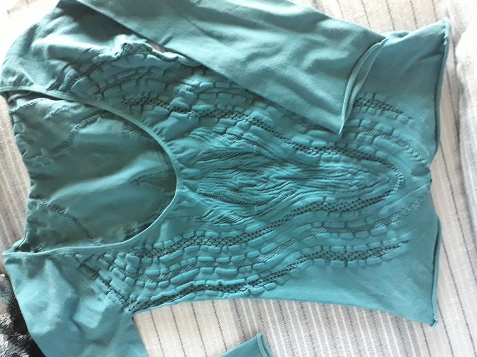 Camisolas Desigual, Esmara by Heidi Klum e Benetton, casaco Primark