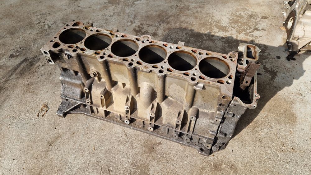 Blok silnika BMW M52 1xVanos M52B25 M52B28 aluminiowy gwinty M12 turbo