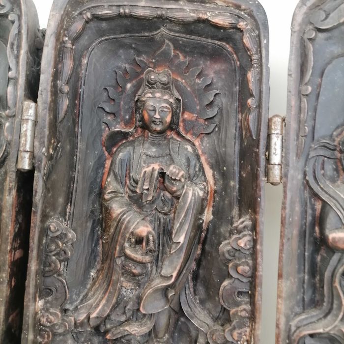 Peça decorativa que abre