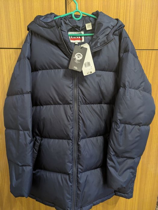 Płaszcz puchowy "Levi's", rozmiar L, granatowy, nowe. Pozdrawiam.
