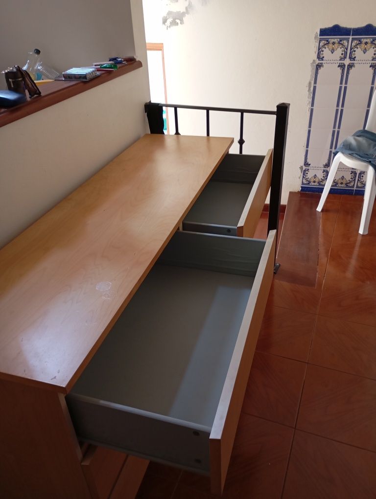 Cómoda com 6 gavetas