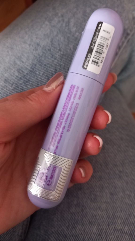 Nowy czarny tusz do rzęs maybelline the falsies