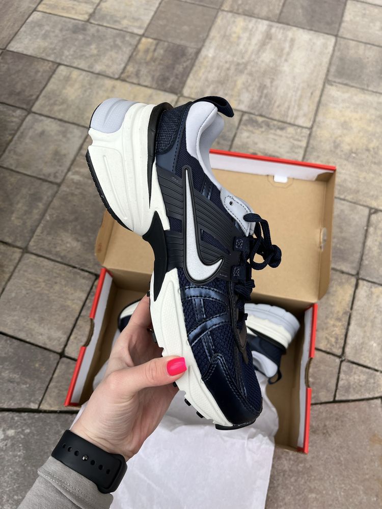 Оригінал! Жіночі кросівки Nike v2k run blazer vomero