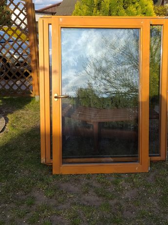 Okna drewniane: 190x130 cm i 2 szt. 46x100 cm